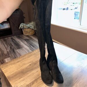 Over the knee velvet chunky boots